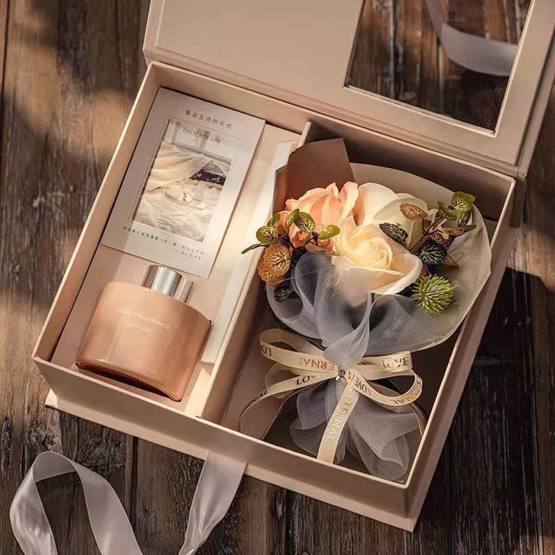 Mother's Day Practical and Premium Preserved Soap Flower and Aromatherapy Gift Box